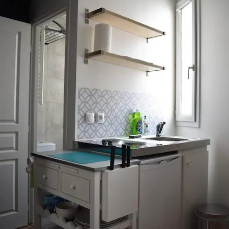 Renovated Studio Near Buttes Chaumont アパート *
