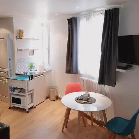 Renovated Studio Near Buttes Chaumont * パリ