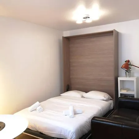 Renovated Studio Near Buttes Chaumont アパート *